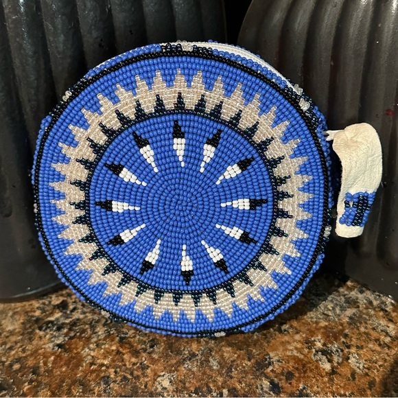 Native American Beaded Circular Coin Purse Wallet Lined leather hide zipper pull - Picture 3 of 7